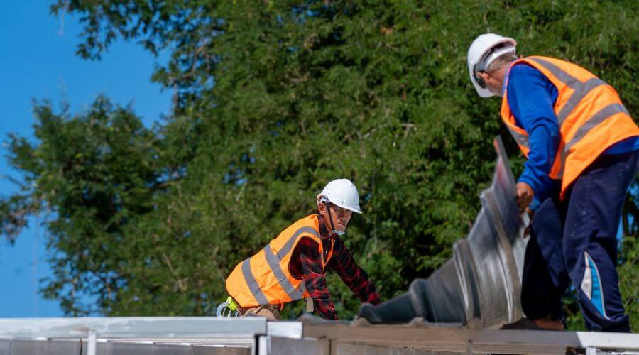 Professional gutter cleaning in Oquossoc, ME